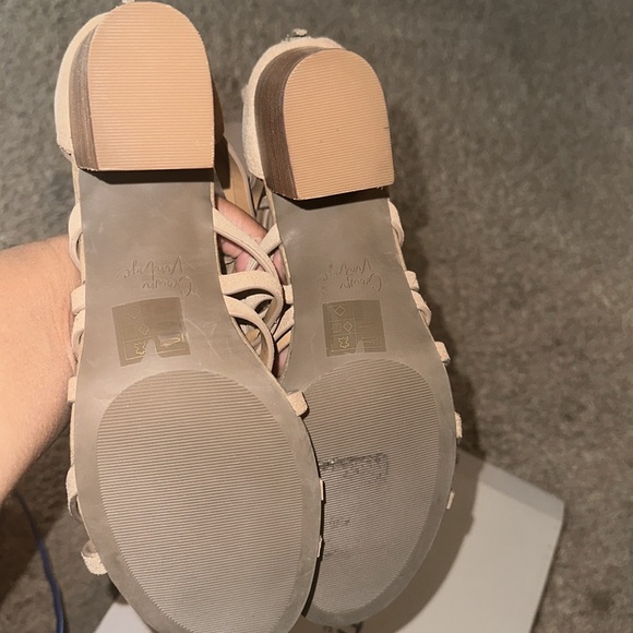 Crown Vintage heels - Picture 8 of 11